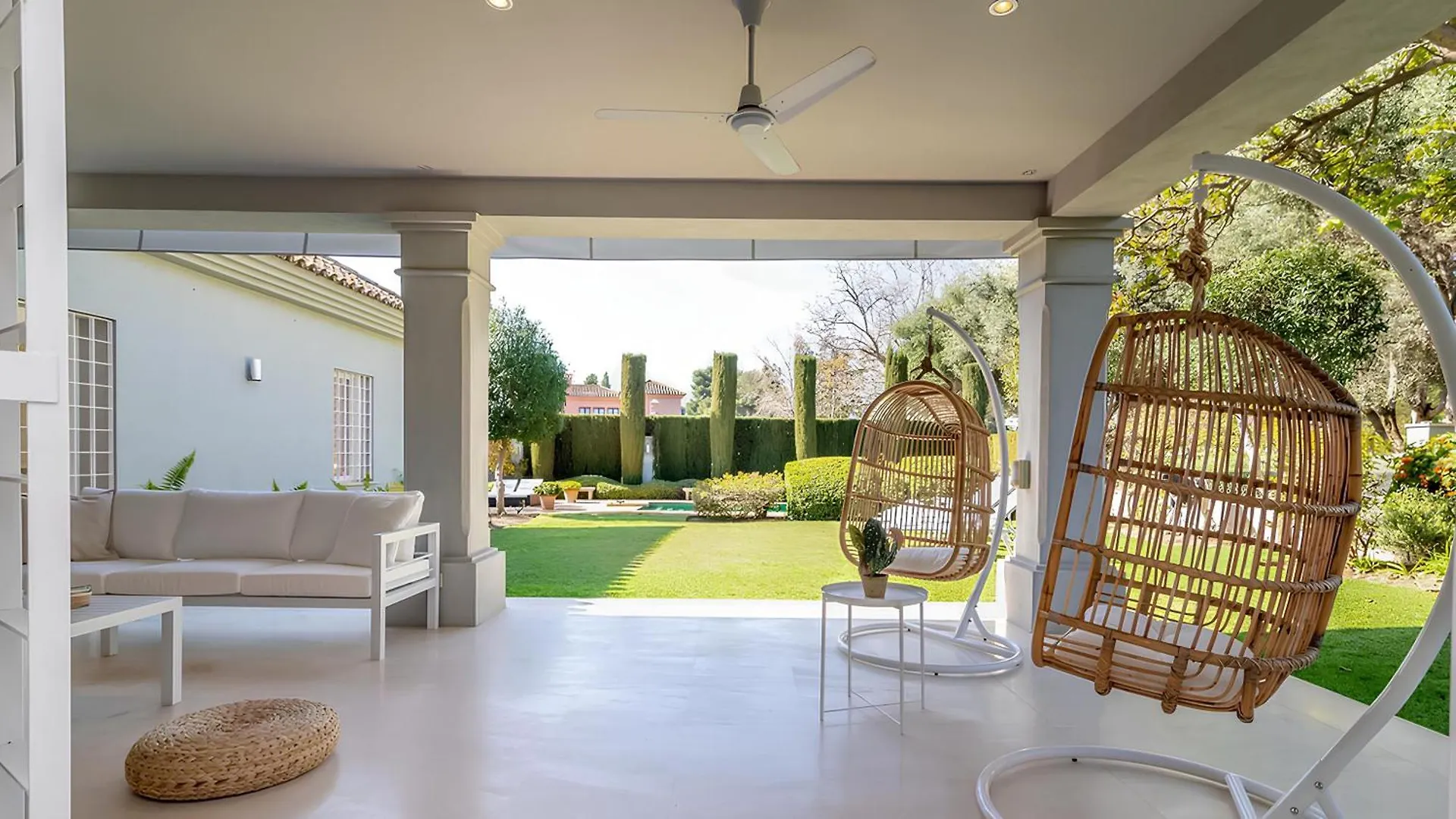 Villa Vacation Marbella I Guadalmina Golf Front Villa, Private Pool, Close To The Beach