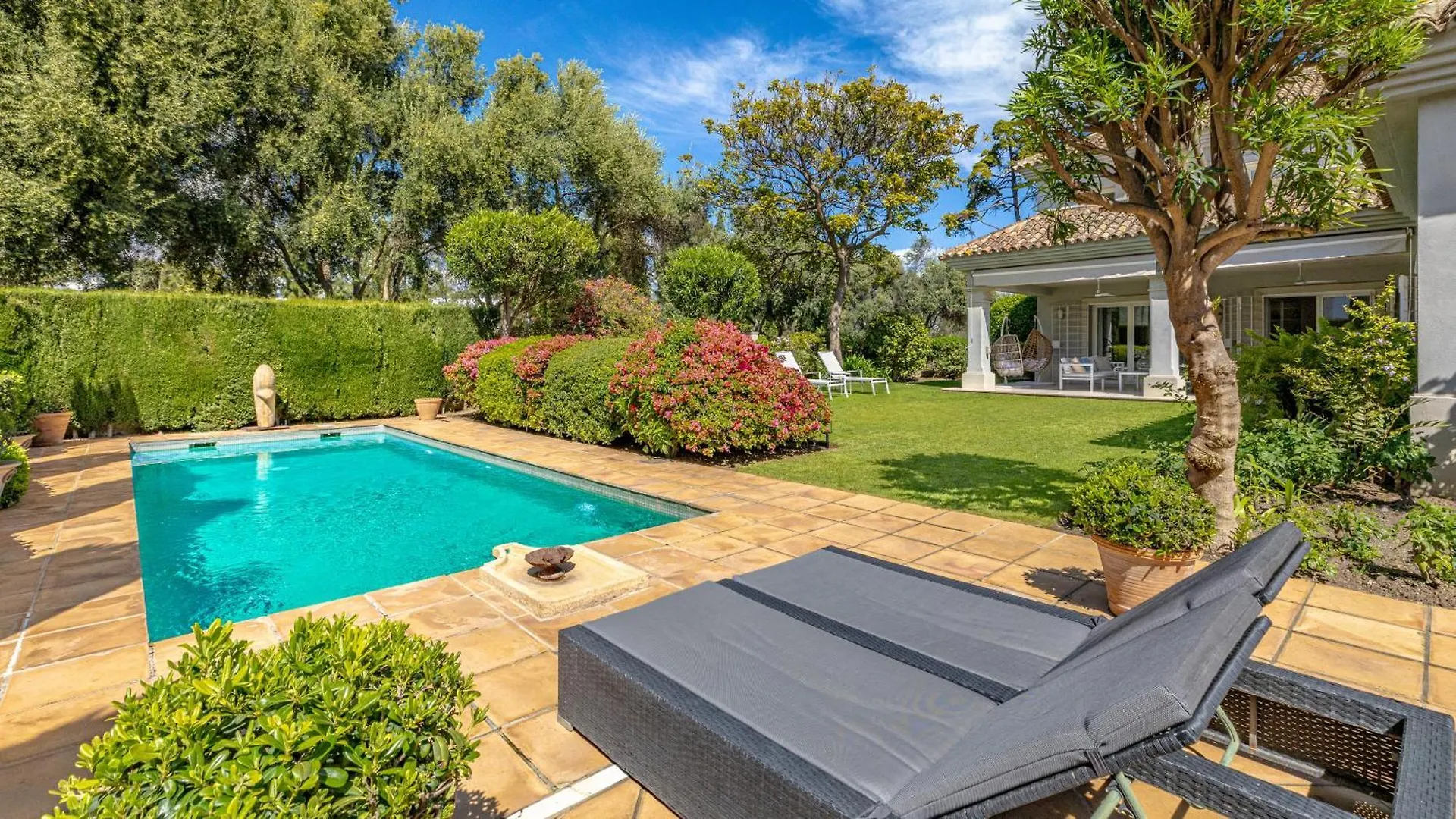 Villa Vacation Marbella I Guadalmina Golf Front Villa, Private Pool, Close To The Beach Spain